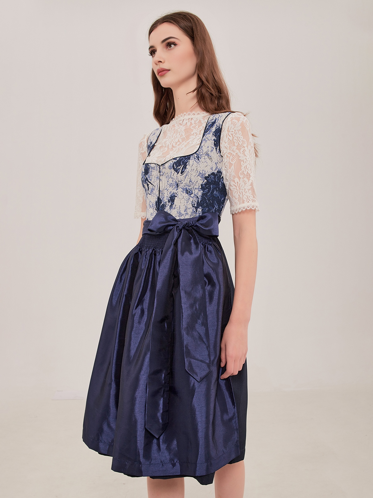 Dirndl mit Hakenverschluss in Blau