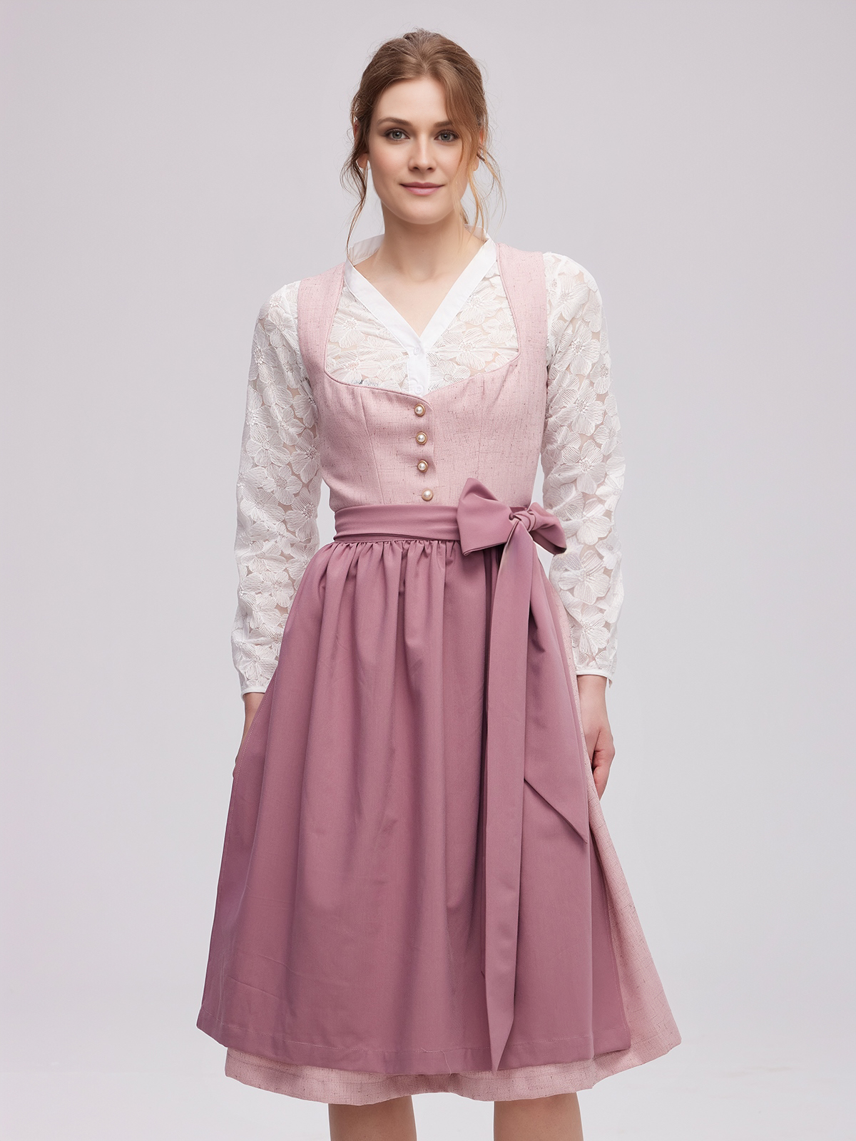 Modernes Dirndl in Rosa