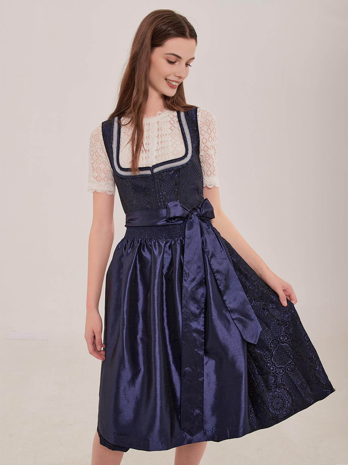 Dirndl in klassischem Schwarz