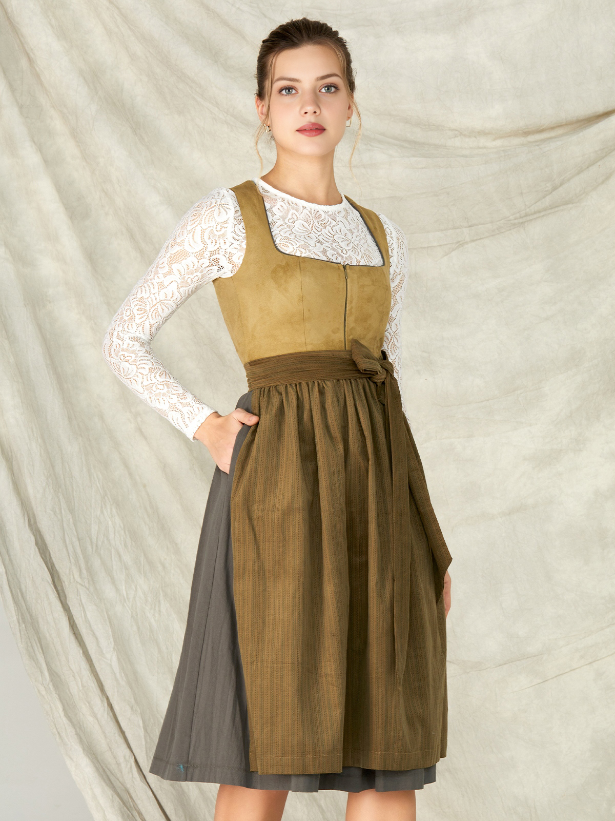 Dirndl Bluse in Grün