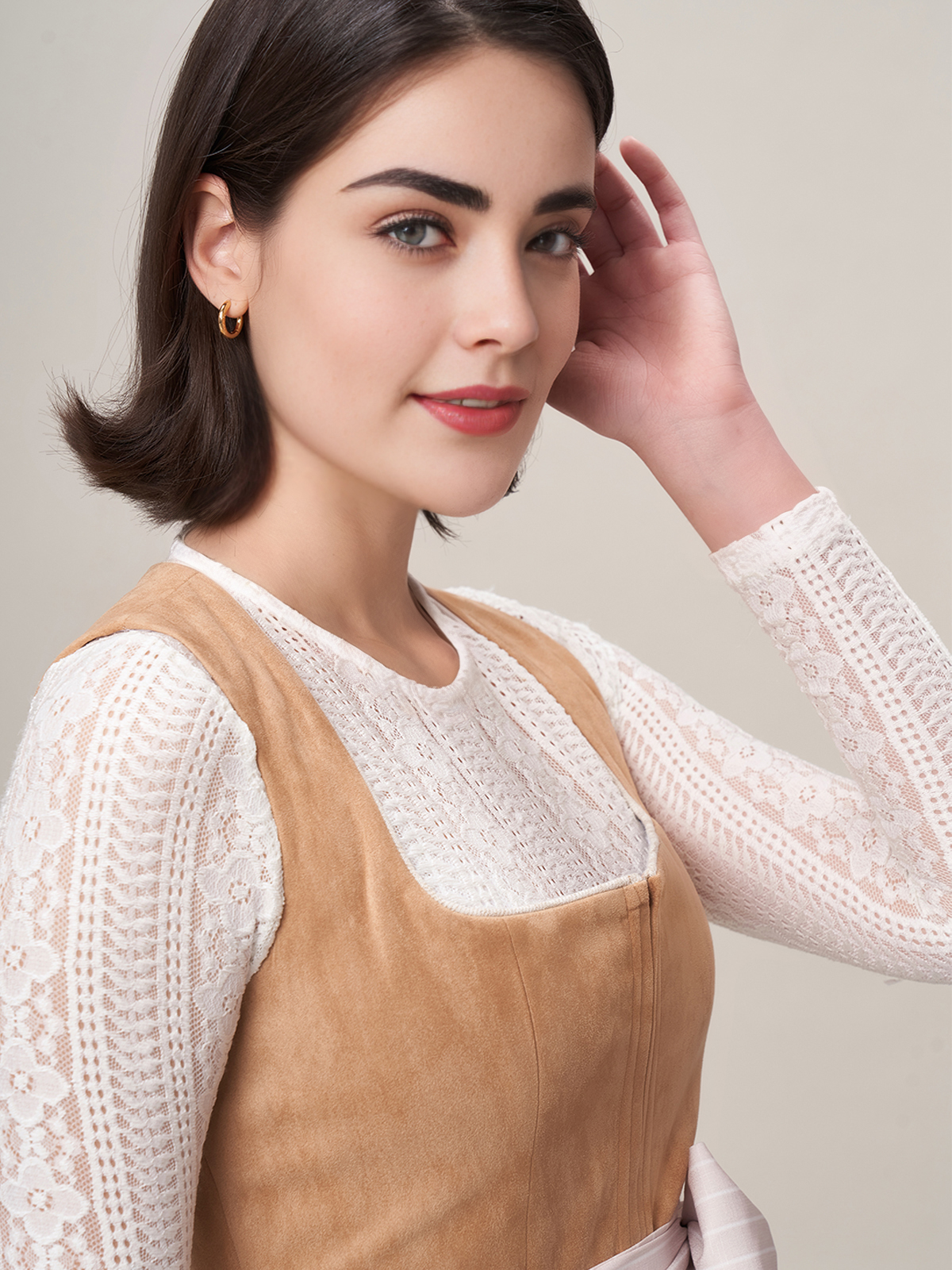 Elegante Dirndlbluse in Braun