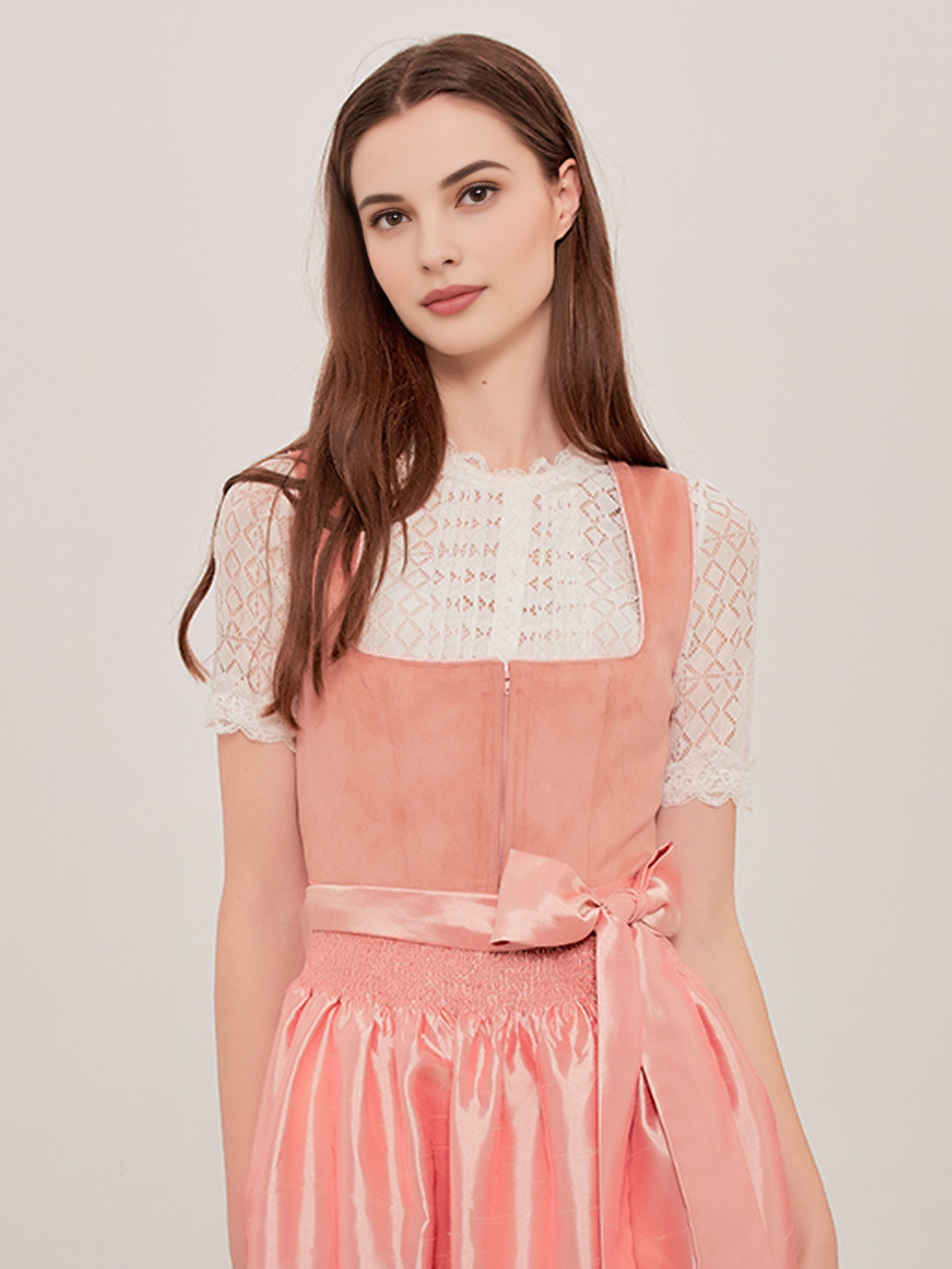Dirndl Bluse in Rosa mit Spitzenbesatz