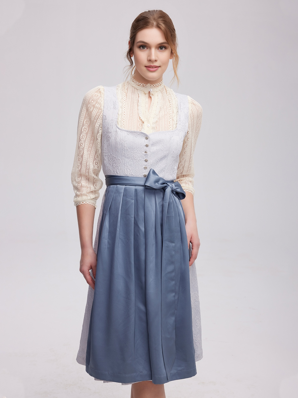 Modernes Dirndl in Blau