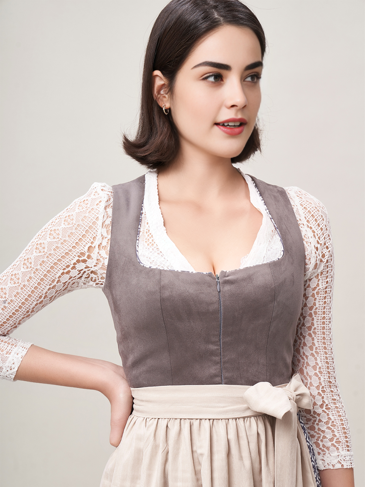 Dirndl Bluse in Grau