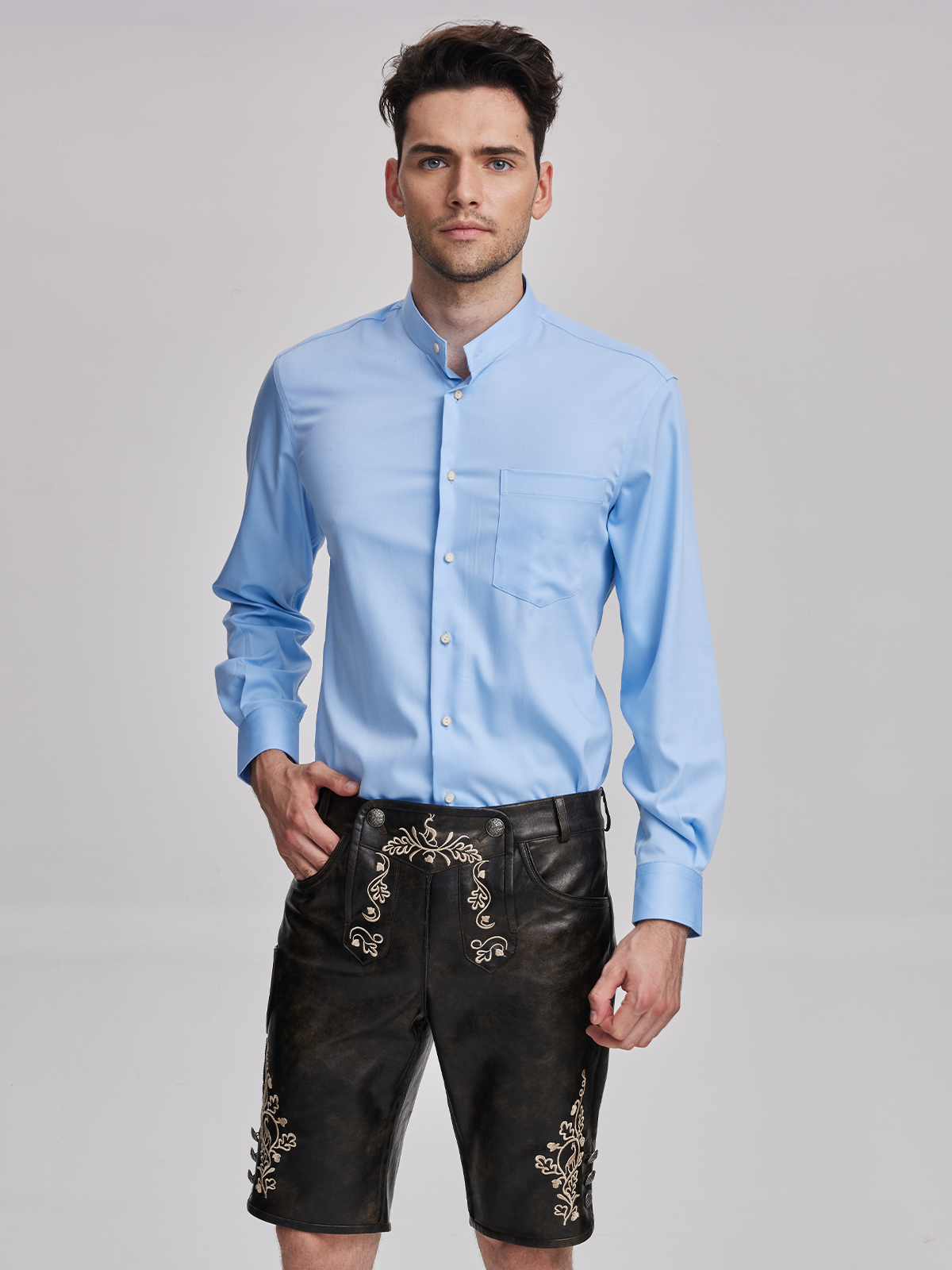 Schlichtes Dirndl in Blau