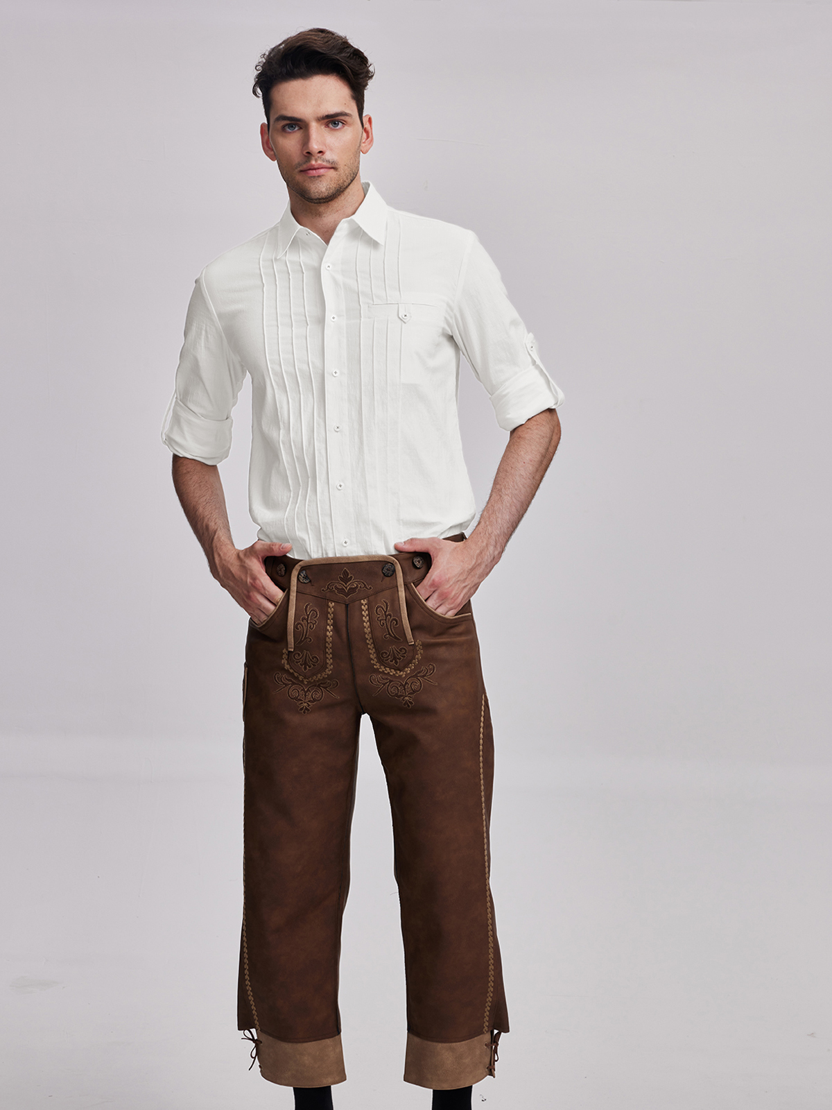 Elegantes hellblaues Dirndl