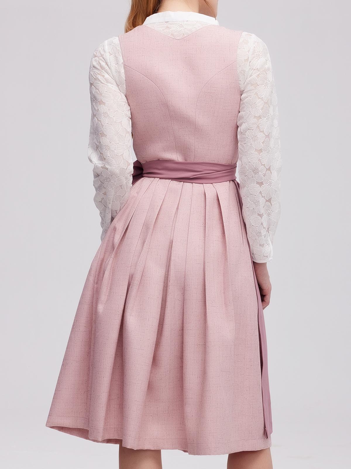 Dirndl in Rosa – zeitlos und modern