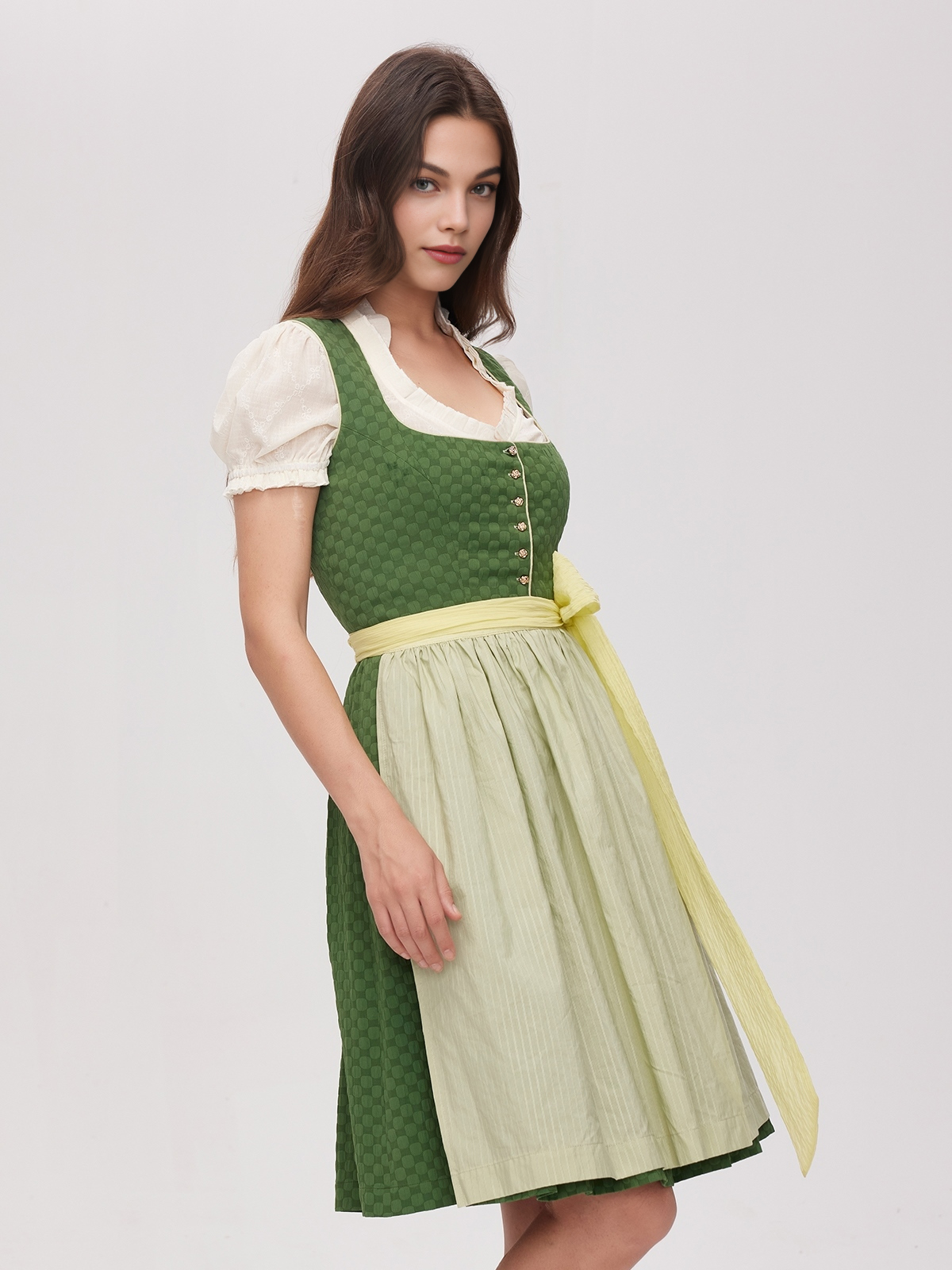 Dirndl in Grün