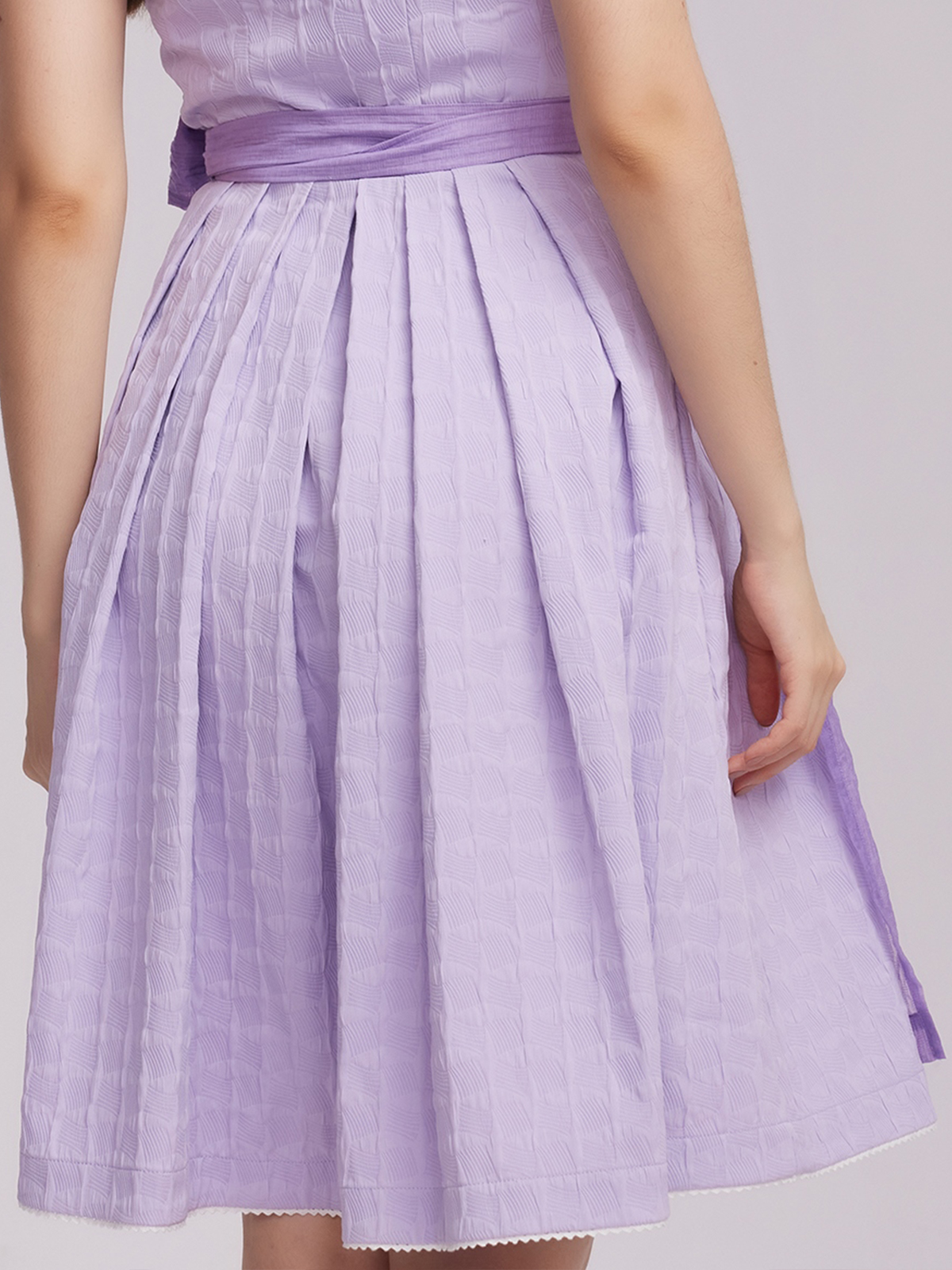 Dirndl in Lila – feminin und stilvoll