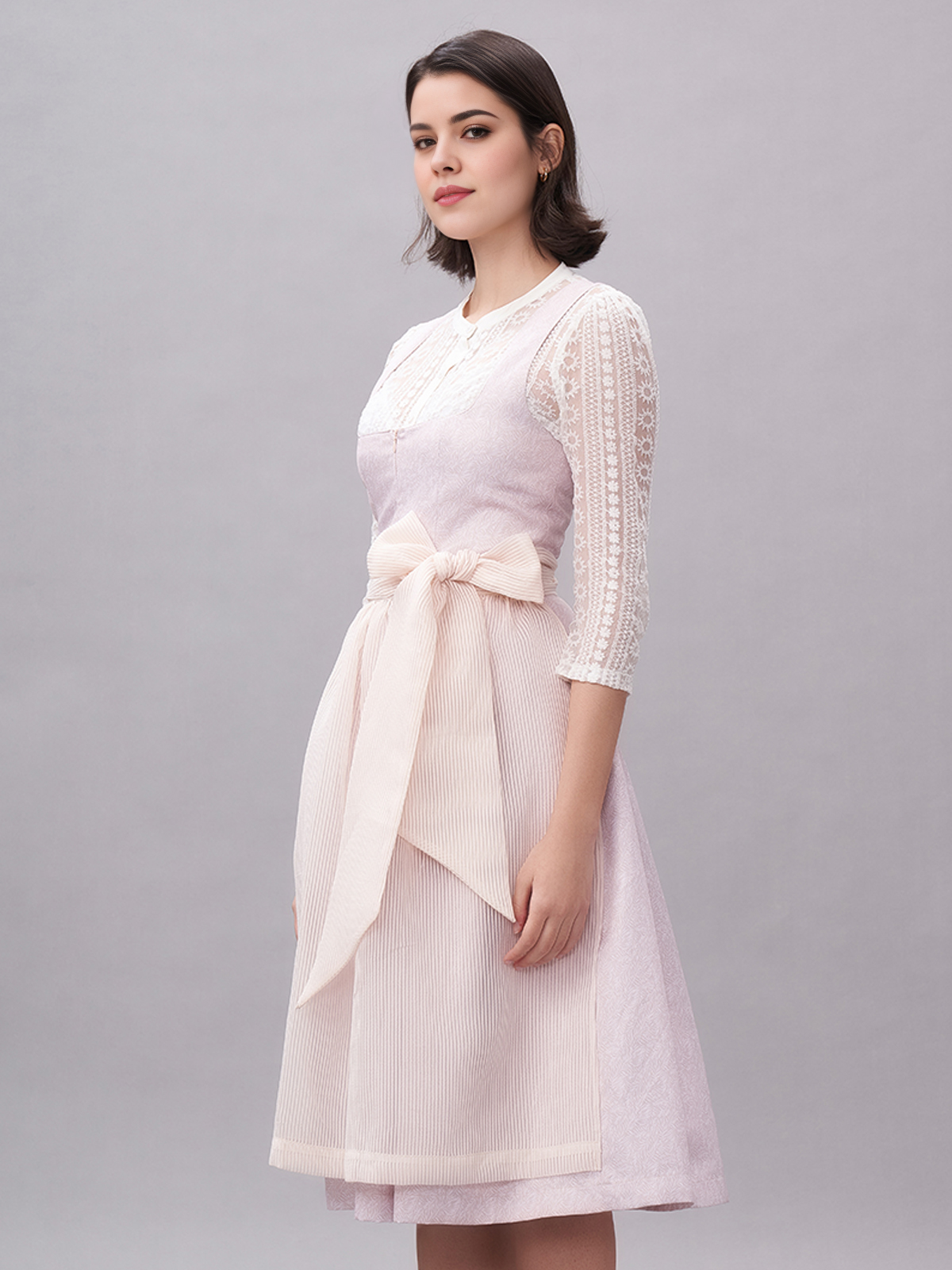 Dirndl in Rosa – feminin und charmant