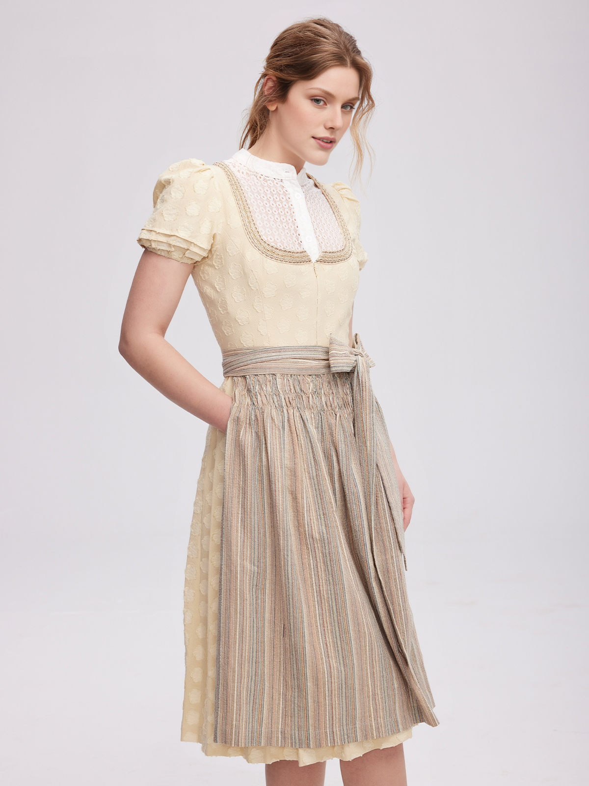 Elegantes gelbes Dirndl von Shop Ja Mei