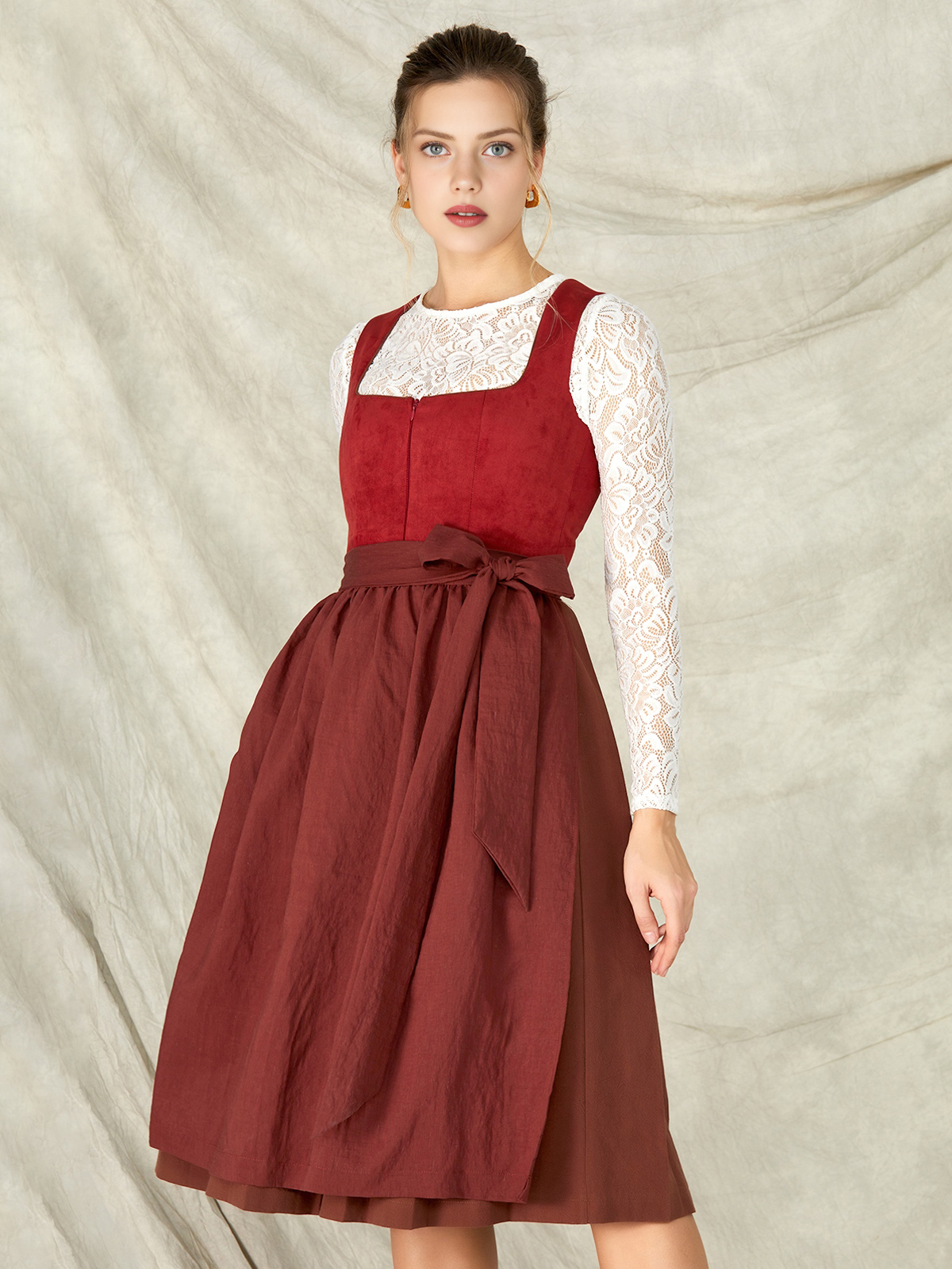 Ehreer Dirndl in Rot